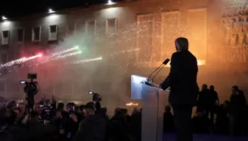 Tubim i opozitës/ LE MONDE citon Berishën: Do ta shpëtojmë Shqipërinë nga Edi Rama!