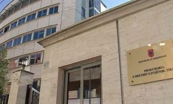 U arrestua në sallën e gjyqit, Prokuroria e Tiranës kërkon pushimin e çështjes ndaj avokatit Ulian Bajrami