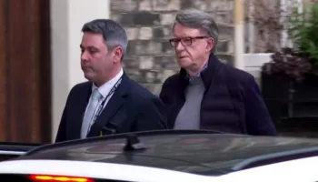 U arrestua për lidhjet me Epstein,lirohet me kusht ish-ambasadori britanik Mandelson