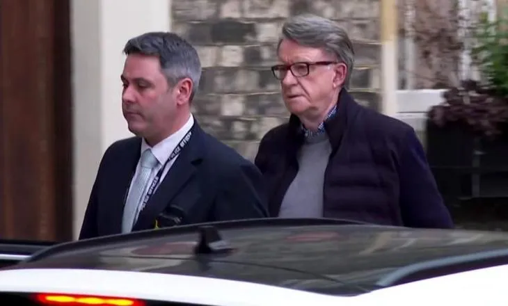 U arrestua për lidhjet me Epstein,lirohet me kusht ish-ambasadori britanik Mandelson