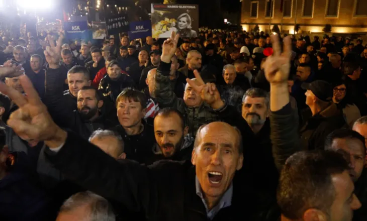 U arrestuan nga policia e Prodës/ Protestuesit paqësorë dalin para gjykatës