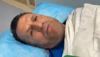 U dhunua në karburant/ Avokati i Metës: Më goditi pas koke me mjet prerës