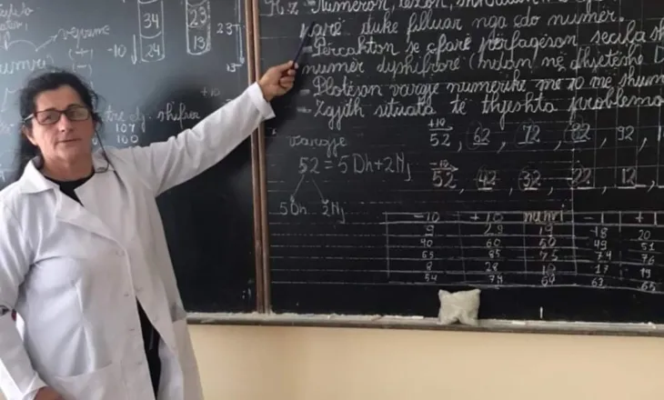 U filmua duke goditur dhe fyer nxënësit në shkollë, shpallet në kërkim mësuesja 58-vjeçare në Kamëz
