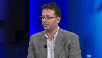 “U hodhën miliona euro për rrugët dhe gjendja e tyre është katastrofike”, Nazarko: Balluku po mban peng…