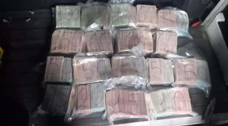 U kap duke transportuar 1 milion euro nga Serbia në Kosovë! Pezullohet efektivi i policisë, Aurel Kaziu