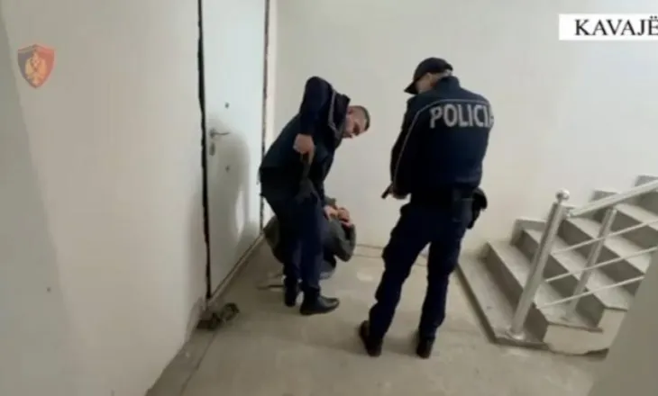 U kap duke vjedhur, pranga 25-vjeçarit në Kavajë