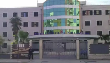 U konfliktua me një person dhe e kërcënoi me armë zjarri, arrestohet 45-vjeçari