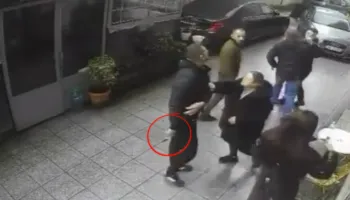 U konfliktua me qytetarin në afërsi të kthesës së Kamzës, polici nxjerr pistoletën, AMP nis hetimet (VIDEO)