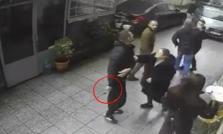 U konfliktua me qytetarin në afërsi të kthesës së Kamzës, polici nxjerr pistoletën, AMP nis hetimet (VIDEO)