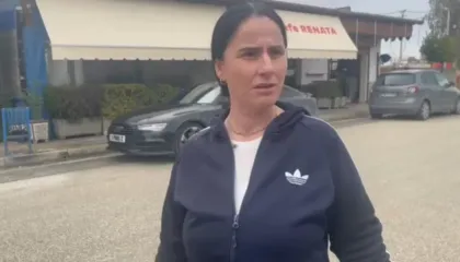 U ngjit në kullë dhe kërcënoi se do të hidhej, qytetarja: Më hoqën nga puna se…