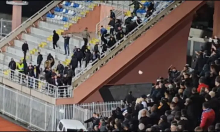 U përplasën me rivalët dhe dëmtuan stolat në ‘Loro Boriçi’, procedohen 6 tifozë të Elbasanit