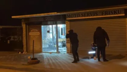 U plagos në biznesin e tij në Lezhë, 30-vjeçari transportohet drejt Traumës, ja si paraqitet gjendja e tij shëndetësore