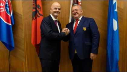 U rizgjodh për një mandat tjetër në krye të FSHF,presidenti i FIFA uron Armand Dukën