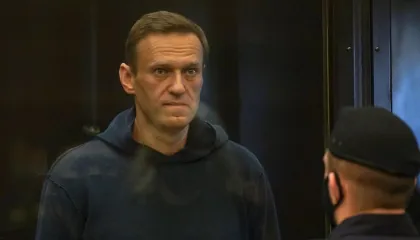 “U vra me helmin e bretkosës”, Rusia reagon për akuzat e Europës për Navalnin