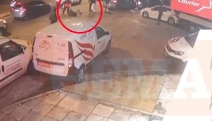 “U zumë për një vajzë”, përplasje me thika, leva dhe doreza hekuri mes shqiptarëve në Greqi, ja çfarë dyshon policia
