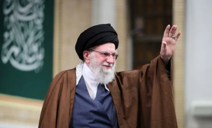 Udhëheqësi i Iranit në shënjestër të sulmit, 7 raketa goditën zyrën e tij në Teheran, ku ndodhet Ali Khamenei?