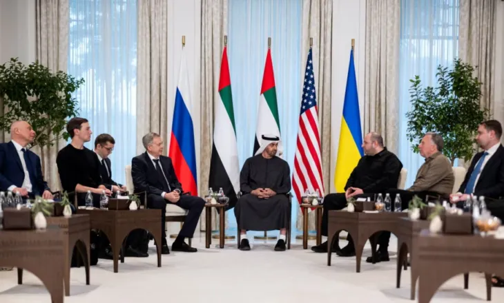 Ukraina pret raundin e ri të bisedimeve trepalëshe, ndërsa shtohen sulmet vdekjeprurëse ruse