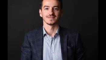 ‘Universitetet janë kthyer në treg diplomash’/ Muka: Pse po banalizohet dija shqiptare?