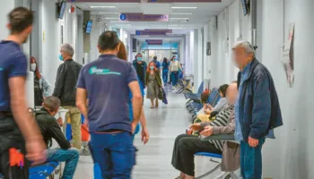 Urgjencat spitalore ‘shpërthejnë’ në Greqi, mbi 5 milionë raste në një vit