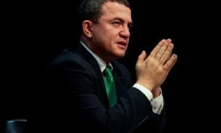 “‘Uuu, jo jo jo”, plas grushti në emisioni, Buzhala kap për fyti Rexhajn, ndërhyn urgjentisht moderatori