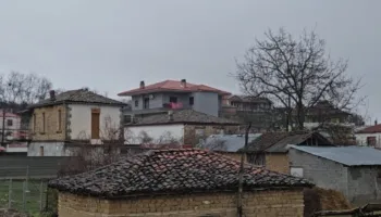 Valë tërmetesh me epiqendër fshatin në Hoçisht të Devollit, banorët të alarmuar nga lëkundjet