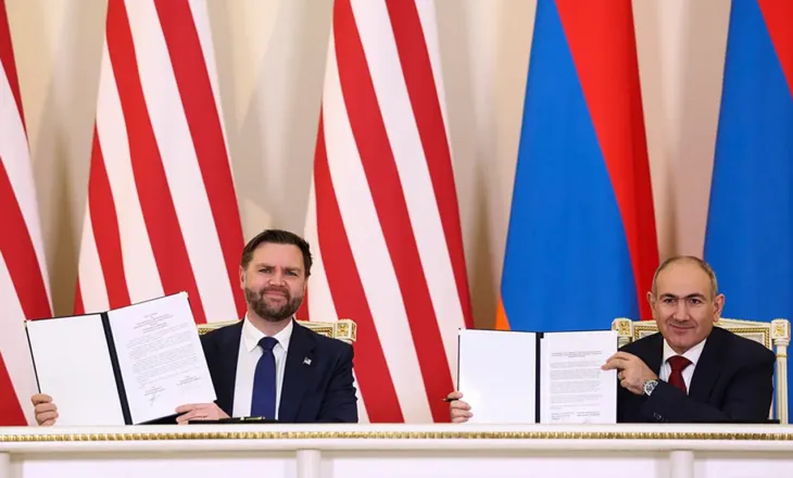 Vance promovon korridorin e paqes, në vizitën e parë historike të zëvendëspresidentit të SHBA në Armeni