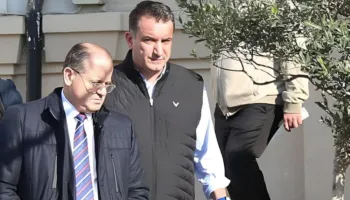 Veliaj: Si të mbrohem kur s’më jepni as dosjen?