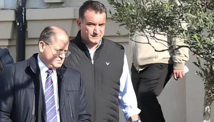Veliaj: Si të mbrohem kur s’më jepni as dosjen?