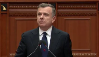 Vëllai i Elda Hotit u arrestua për 50 kg kokainë, Balla-opozitës: Narkosin e paskeni brenda shtëpisë tuaj…