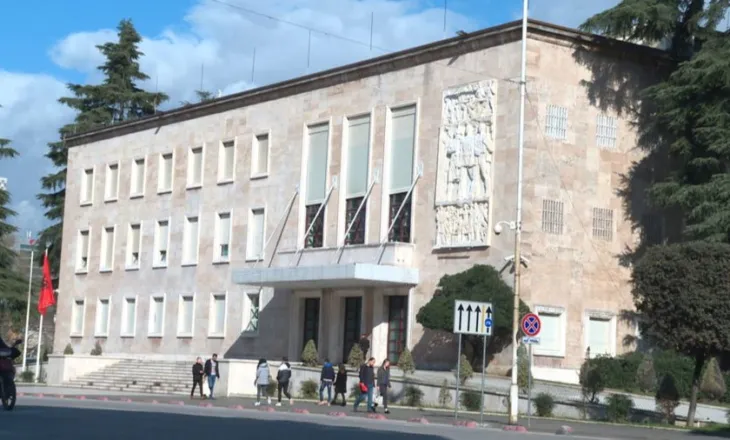 Vendimet e qeverisë, nga pagat e mësuesve te regjistri për lojërat e fatit