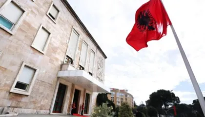 Vendimet/ Indeksimi i pagave, përfitojnë edhe punonjësit e administratës publike, Gardës, Policisë së Burgjeve dhe ata të sistemit shëndetësor