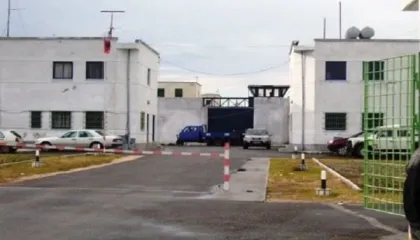 Vendimi/ 700 euro për një leje, 3 vite burg i kthehen në shërbim prove ish-zyrtarit të burgut