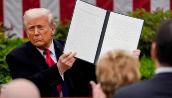 Vendimi i Gjykatës së Lartë i shpall ato të paligjshme, SHBA-ja do të ndalojë nesër mbledhjen e tarifave