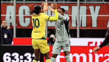 Vendosin gafat e portierëve, Milan dhe Como bëjnë “paqe” në ndeshjen e prapambetur (video)