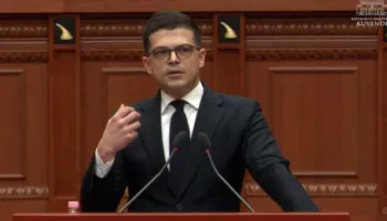 Vengu u përgjigjet sulmeve të opozitës: Nxini vendin, s’keni turp