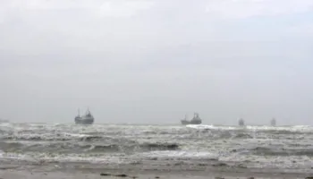 Vështirësohet lundrimi në Durrës, forca detare arrin në 4 ballë, anijet e peshkimit kthehen në port