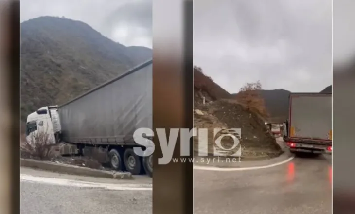 VIDEO/ Bllokohet edhe rruga alternative e Moglicës, nga Korça në drejtim të Tiranës