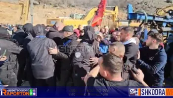 VIDEO E PLOTË – Përleshja fizike në Baks- Rrjoll, çfarë ndodhi këtë të shtunë në protestën në Velipojë…