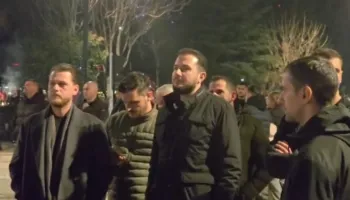 VIDEO/ Ervin Salianji i bashkohet protestës së PD-së