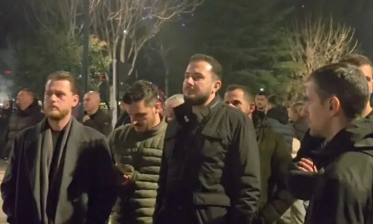 VIDEO/ Ervin Salianji i bashkohet protestës së PD-së