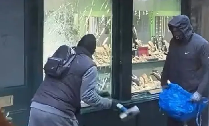 VIDEO/ Grabitjet i bëjnë shqiptarët ose rumunët: Por pse nuk guxojnë të shkelin lagjen e diamanteve?