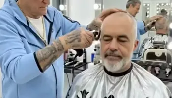 Video humor: Doktori qeth Ramën