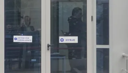 VIDEO/ Kryebashkiaku rilindas i Gjirokastrës Flamur Golemi paraqitet në SPAK