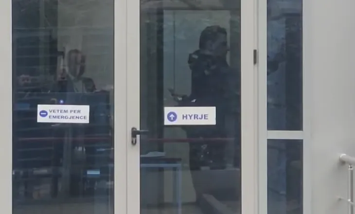 VIDEO/ Kryebashkiaku rilindas i Gjirokastrës Flamur Golemi paraqitet në SPAK