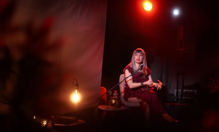 (Video) Monolog nga Majlinda Bregasi/ Festivali Poetik i Prishtinës IV