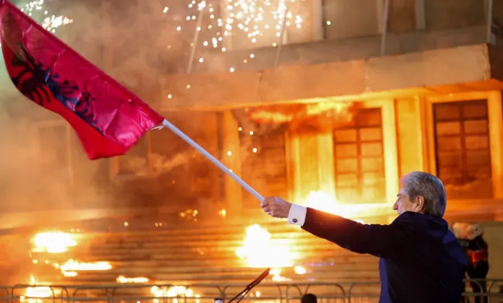 VIDEO/ Nis protesta para Kryeministrisë, PD: Çdo dhunim ndaj qytetarëve do të ketë reagimin tonë