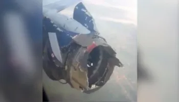 VIDEO/ Panik në ajër, motori i avionit shpërthen gjatë fluturimit