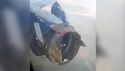 VIDEO/ Panik në ajër, motori i avionit shpërthen gjatë fluturimit