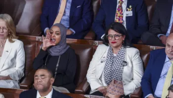 Video/ “Po vrisni amerikanë”, momenti kur një kongresmene demokrate bërtet dhe ndërpret fjalimin e Trumpit