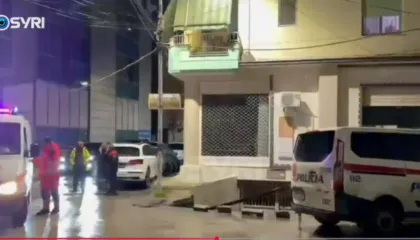 VIDEO/ Qytetari fierak i përplas derën në fytyrë, dy venezuelianet thërrasin policinë